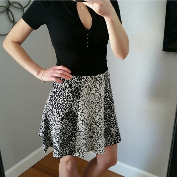 Banana Republic knit skirt - Picture 2 of 4